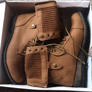 Tan boots, never worn